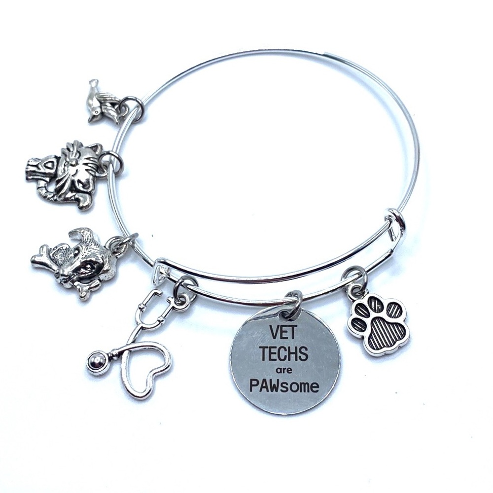 Vet Tech Bracelet May Be Personalized